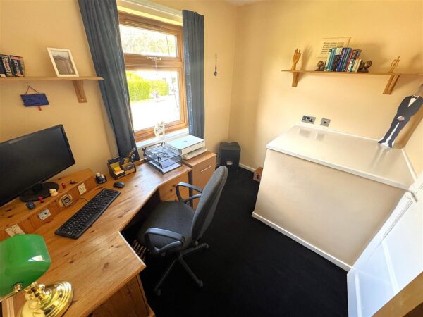 Studfall Avenue, Corby