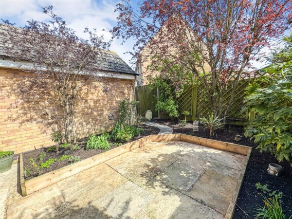 Fieldfare Close, Corby