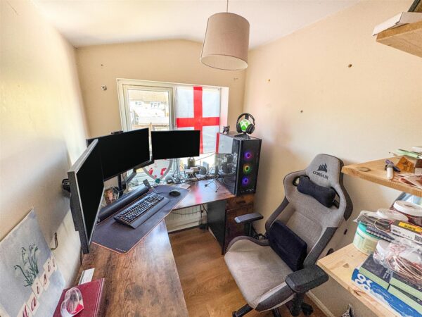 Croyde Avenue, Corby