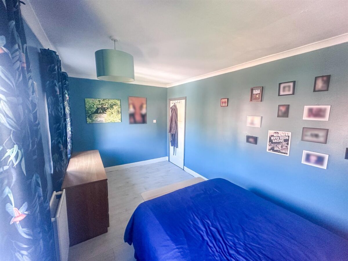 Highfield Grove, Corby