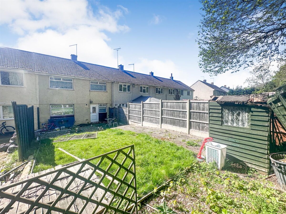 Llewellyn Walk, Corby