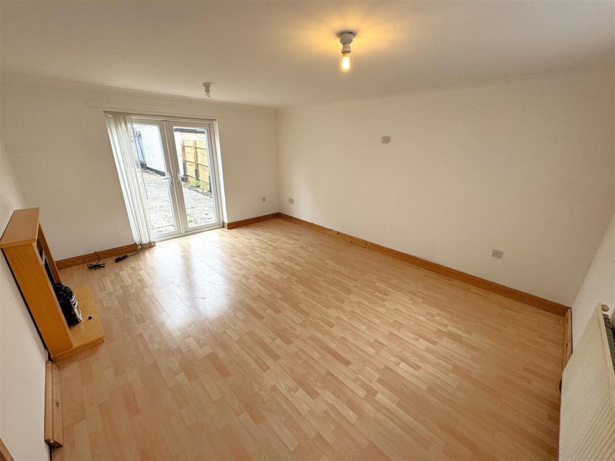 Kensington walk, Corby