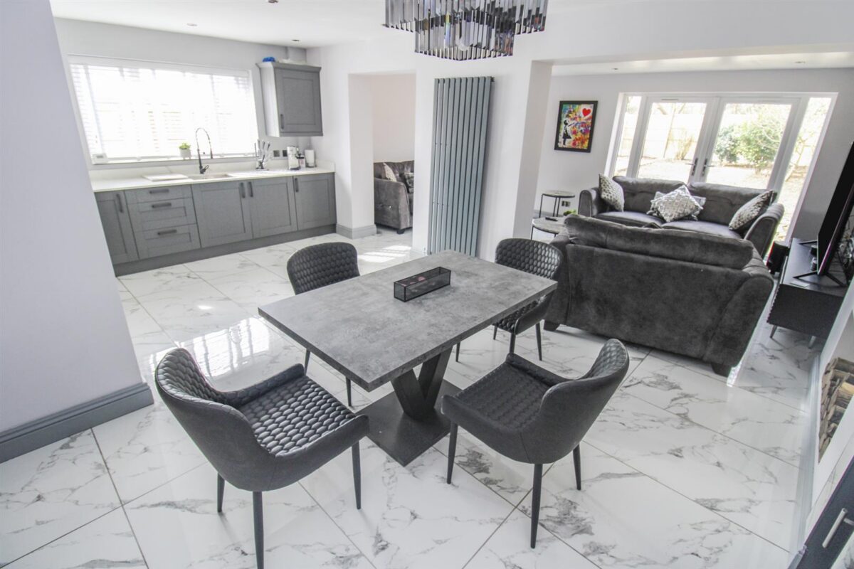 Howe Crescent, Corby