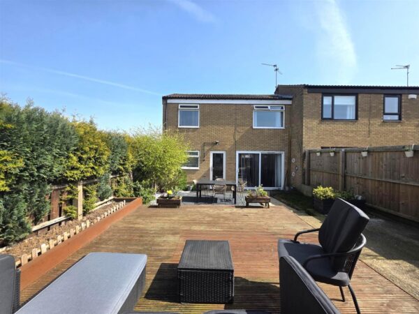 Browning Walk, Corby