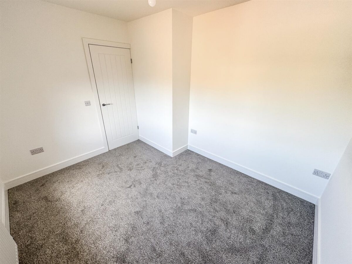 Franklin Fields, Corby