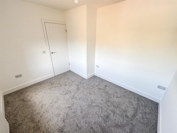 Franklin Fields, Corby