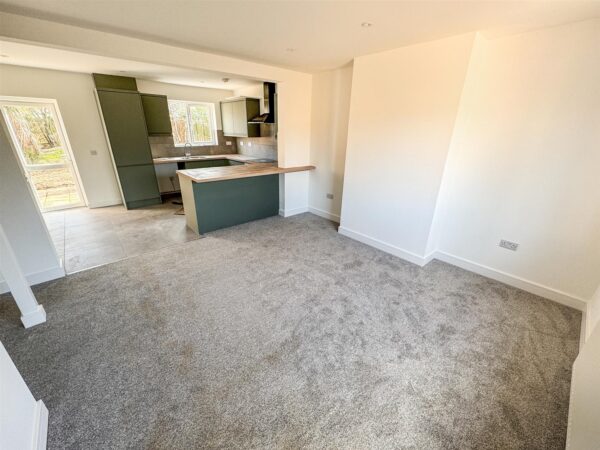 Franklin Fields, Corby