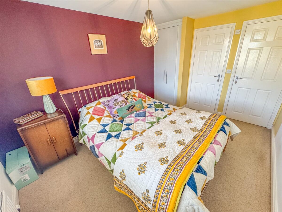 Fieldfare Close, Corby