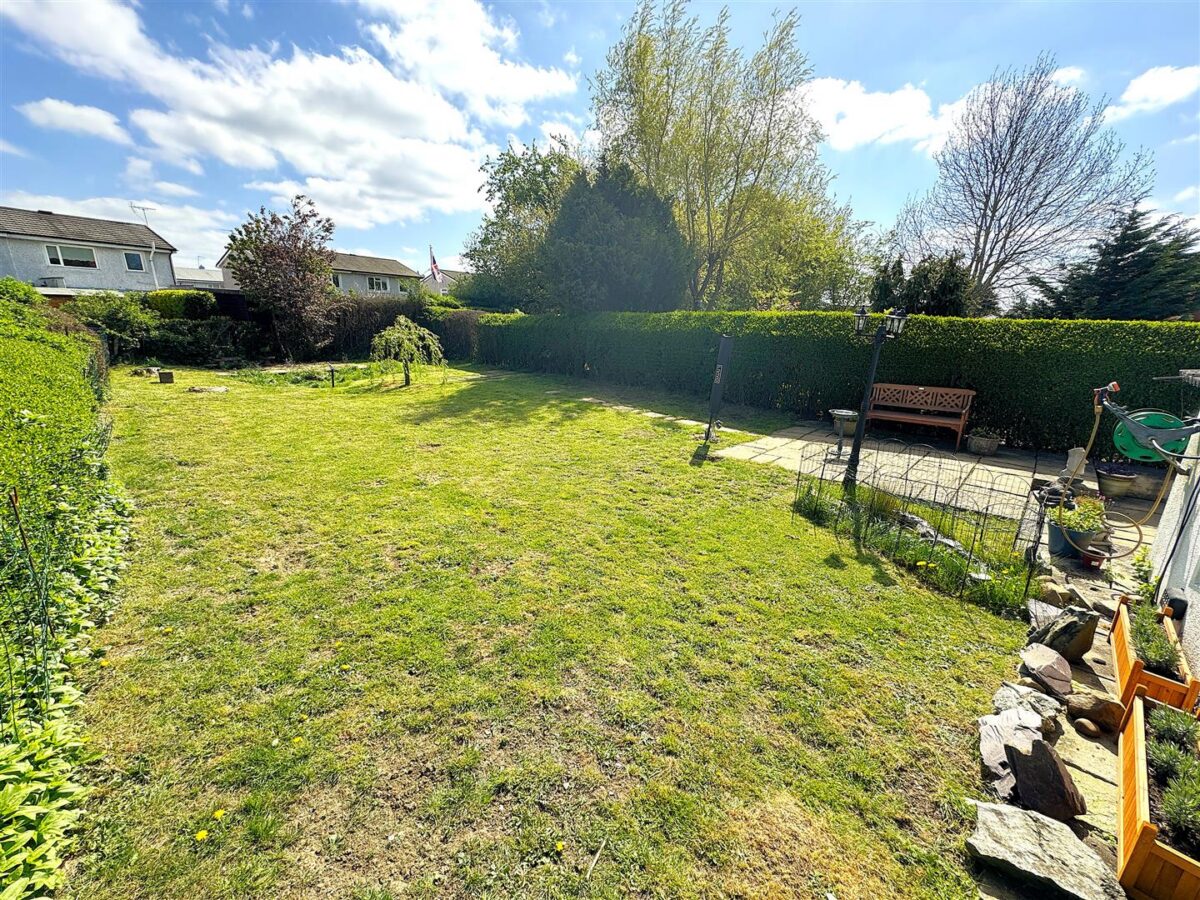 Studfall Avenue, Corby