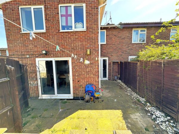 Croyde Avenue, Corby