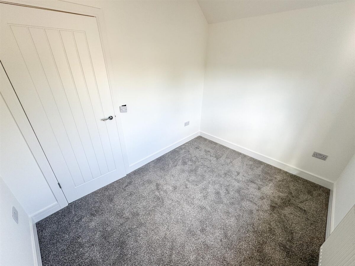 Franklin Fields, Corby