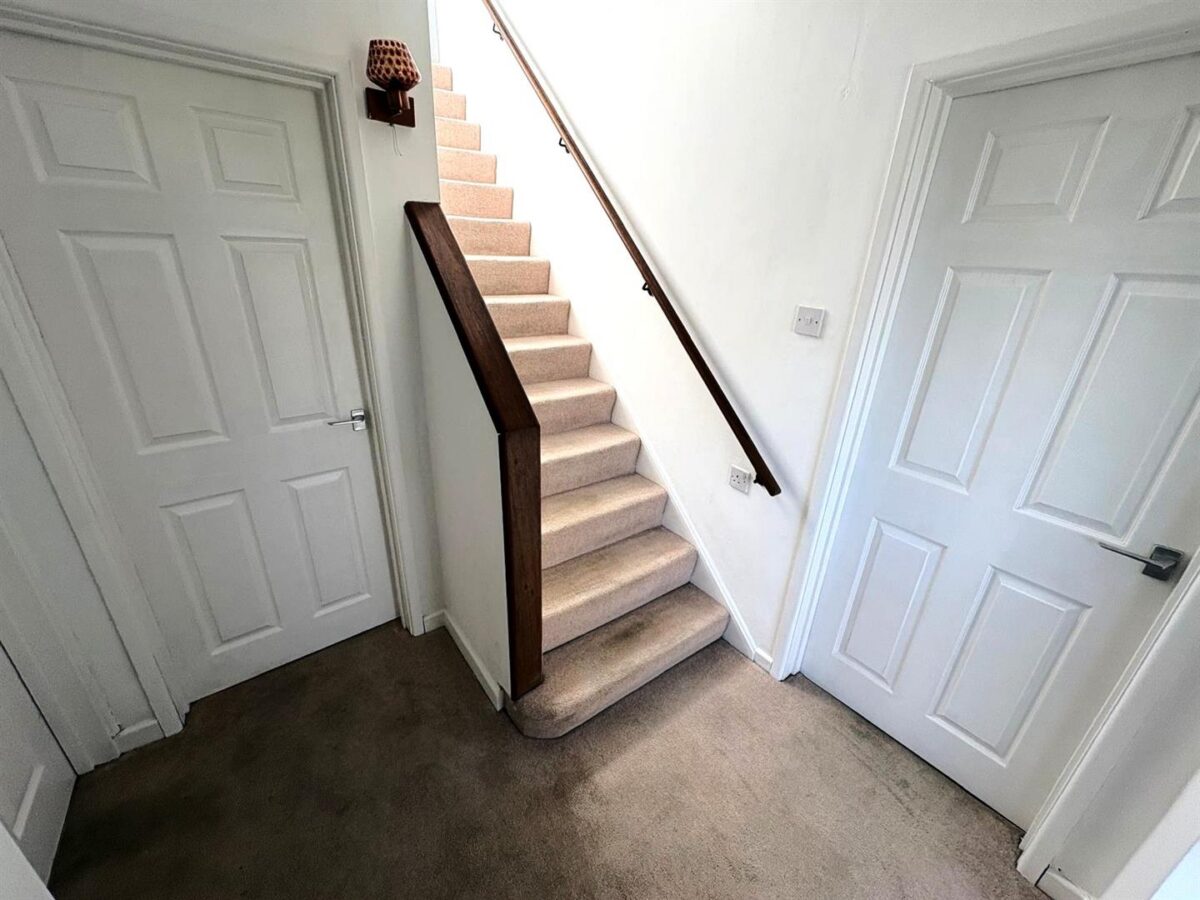 Studfall Avenue, Corby