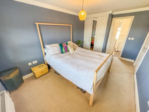 Fieldfare Close, Corby