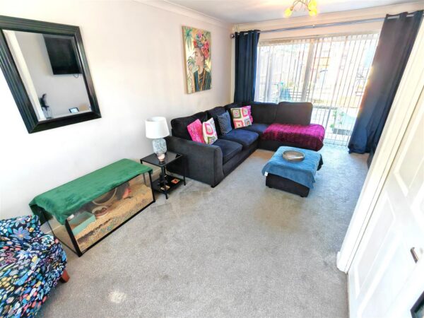Browning Walk, Corby