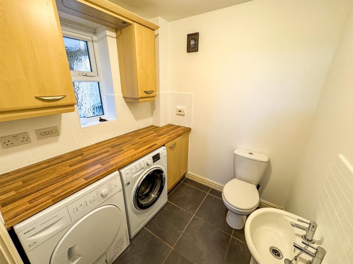 Fieldfare Close, Corby