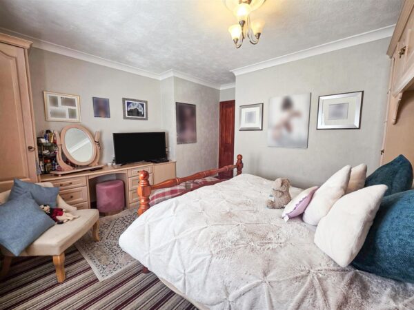 Shakespeare Way, Corby