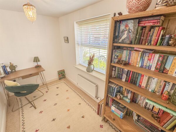 Fieldfare Close, Corby