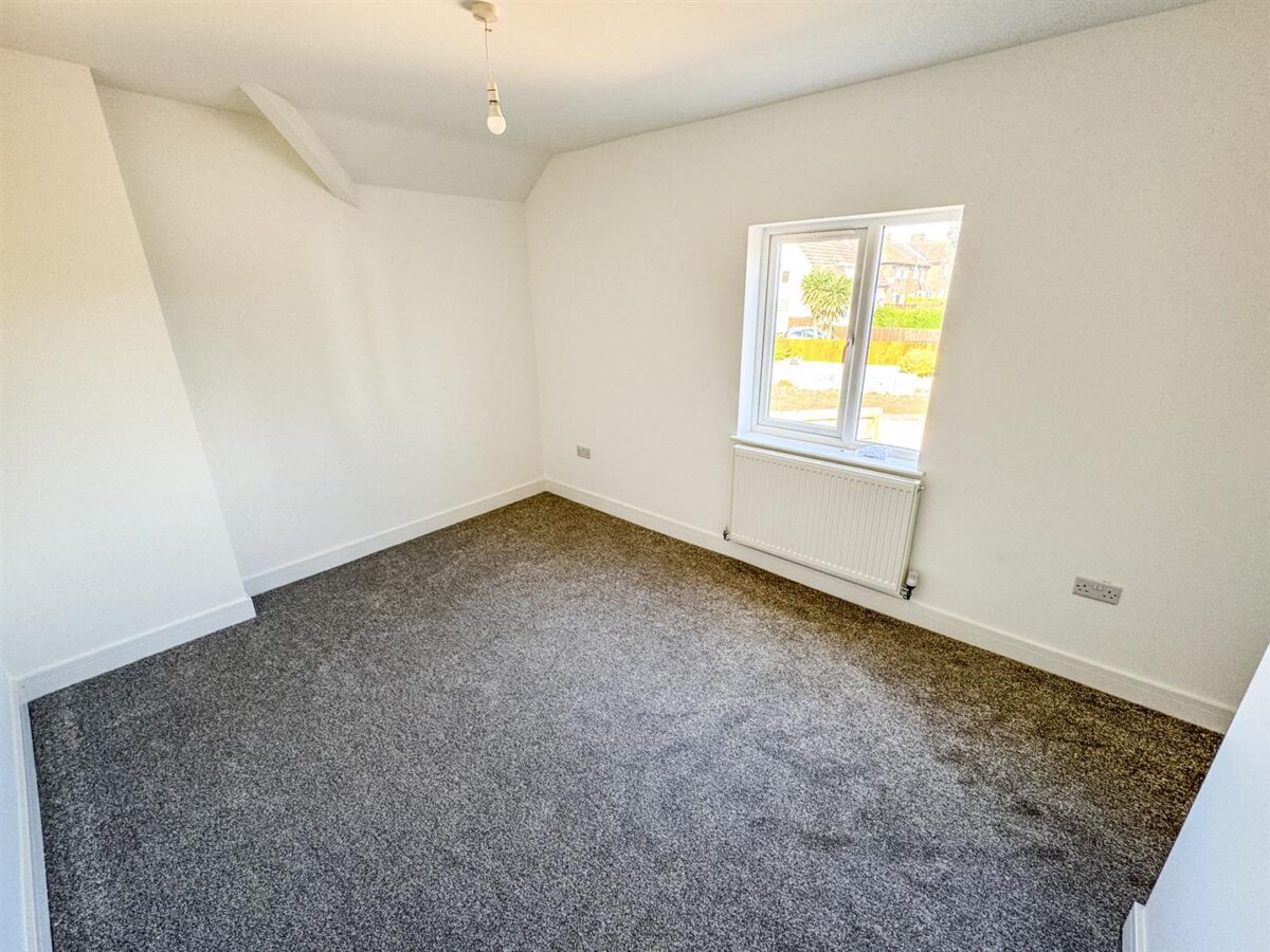 Franklin Fields, Corby