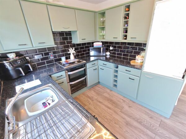 Browning Walk, Corby