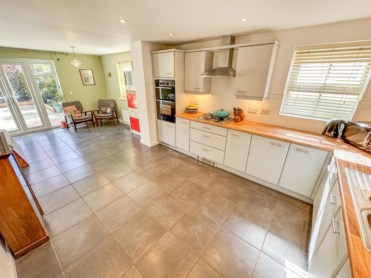 Fieldfare Close, Corby