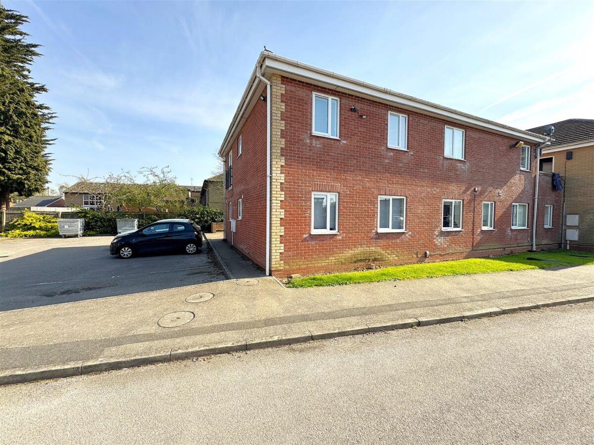 Langdale Grove, Corby