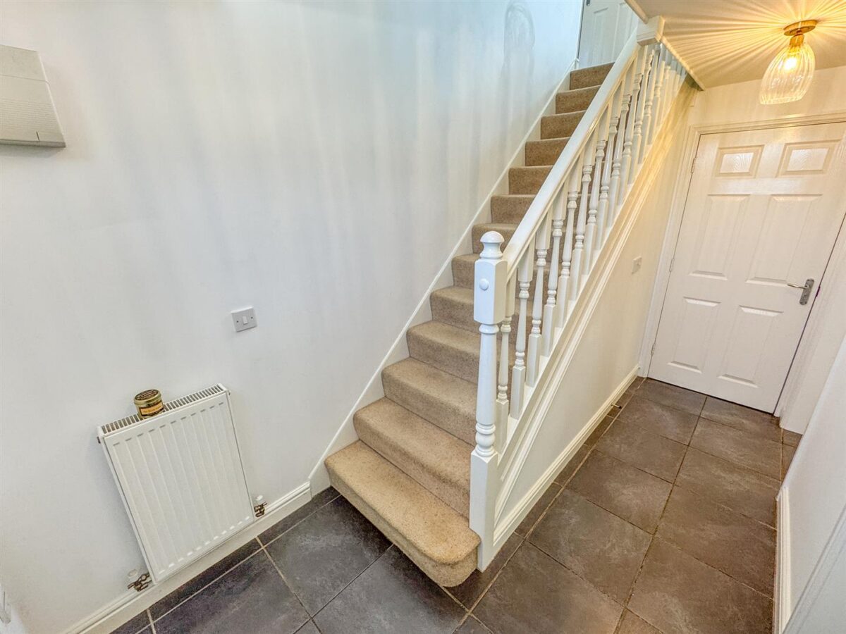 Fieldfare Close, Corby