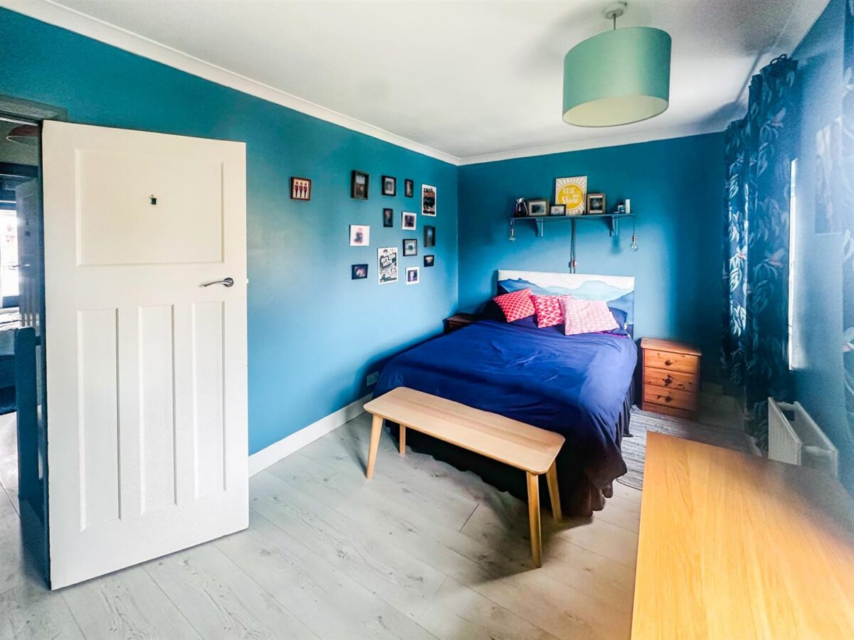 Highfield Grove, Corby