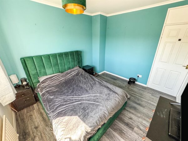 Croyde Avenue, Corby