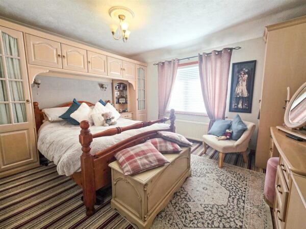 Shakespeare Way, Corby