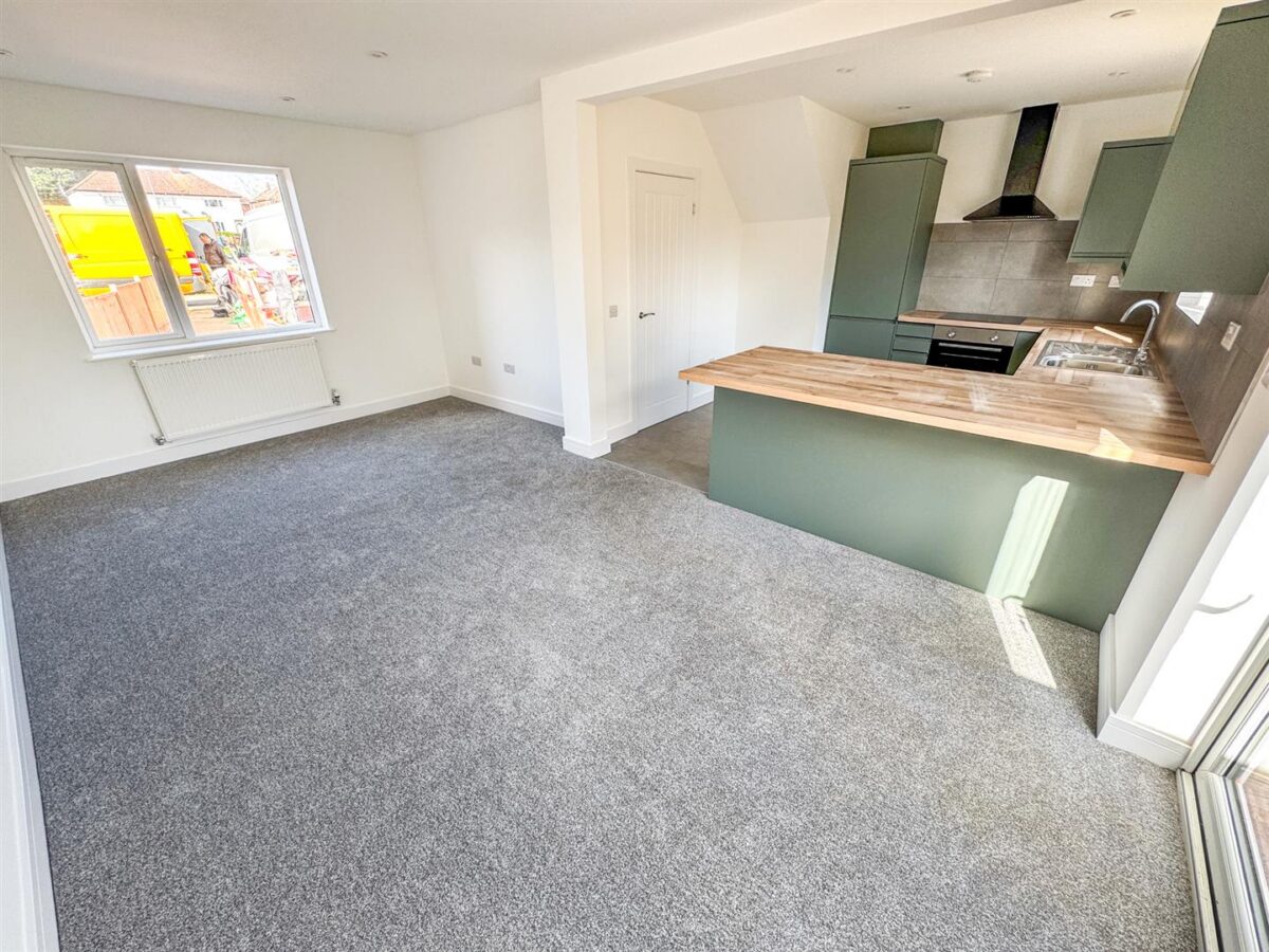 Franklin Fields, Corby