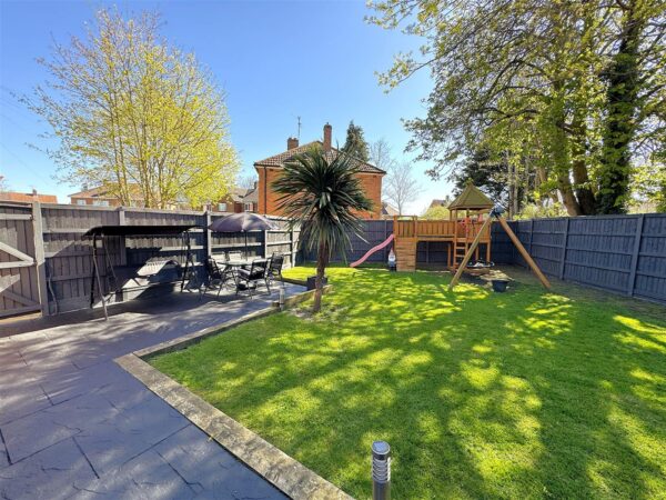 Fineshade Grove, Corby