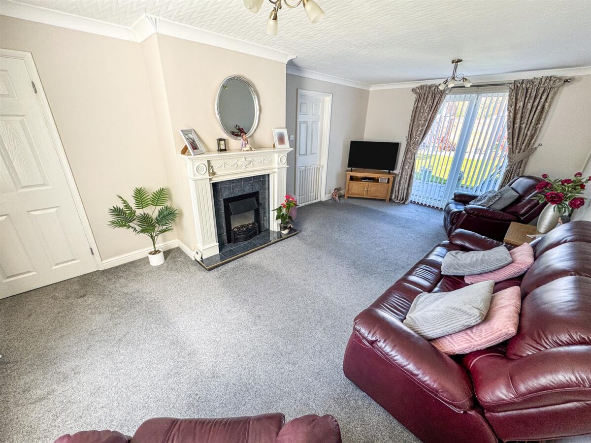 Langport Green, Corby