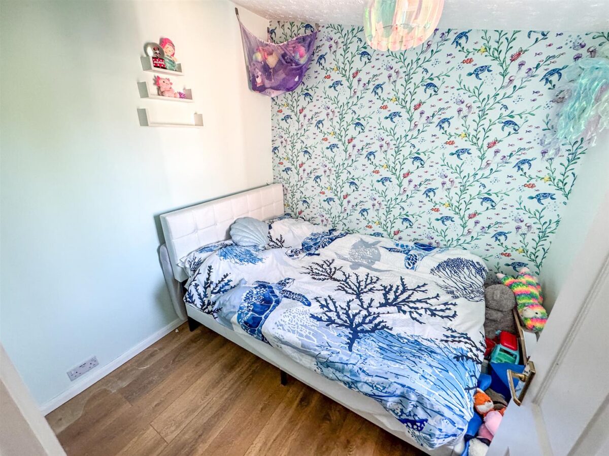 Croyde Avenue, Corby