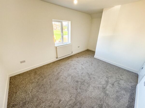 Franklin Fields, Corby