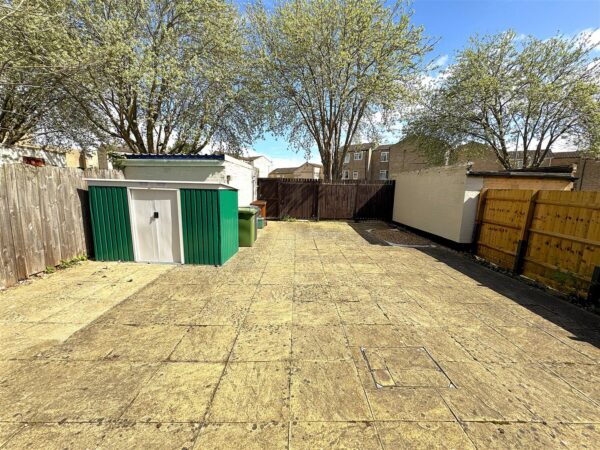 Kensington walk, Corby