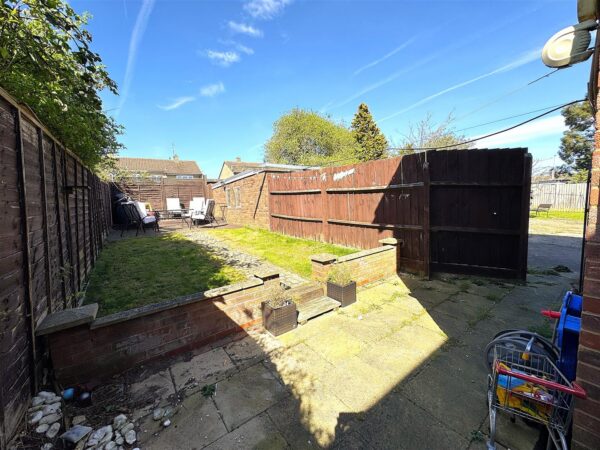 Croyde Avenue, Corby