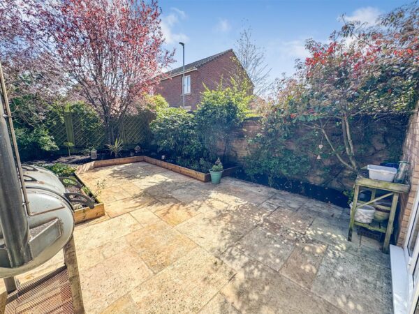 Fieldfare Close, Corby