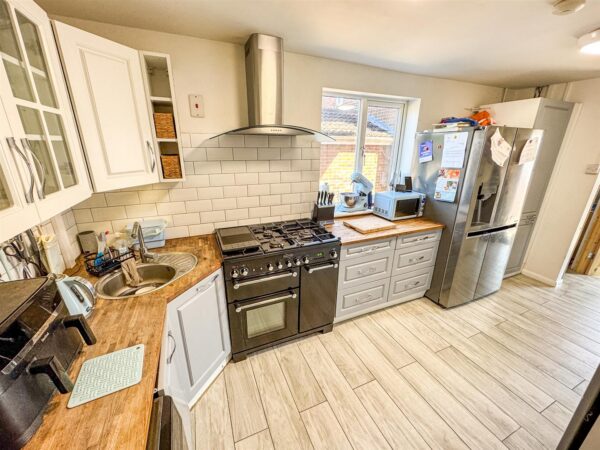 Croyde Avenue, Corby