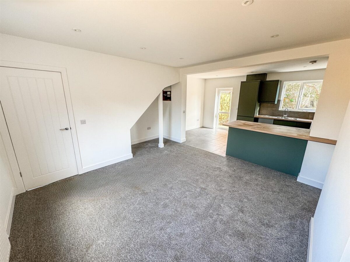 Franklin Fields, Corby