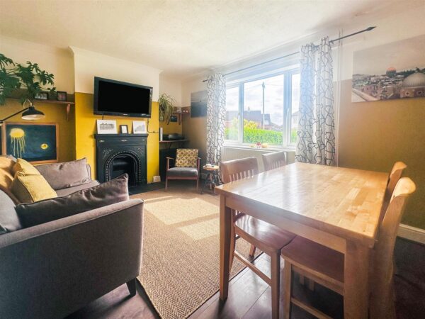 Highfield Grove, Corby