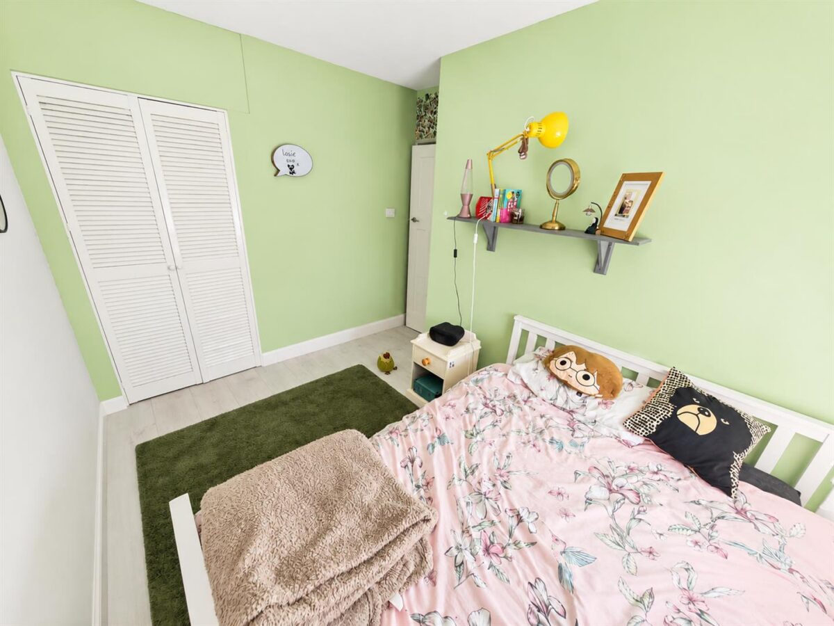 Highfield Grove, Corby