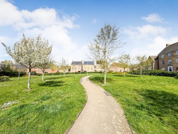 Fieldfare Close, Corby