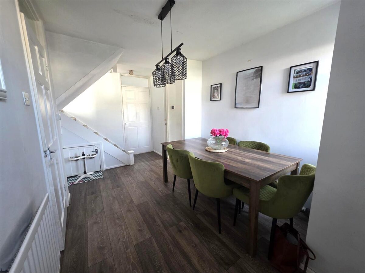 Browning Walk, Corby