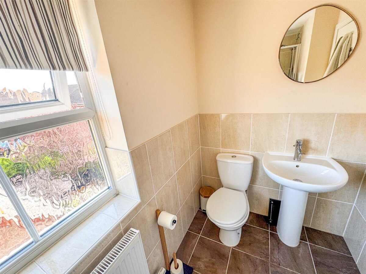 Fieldfare Close, Corby