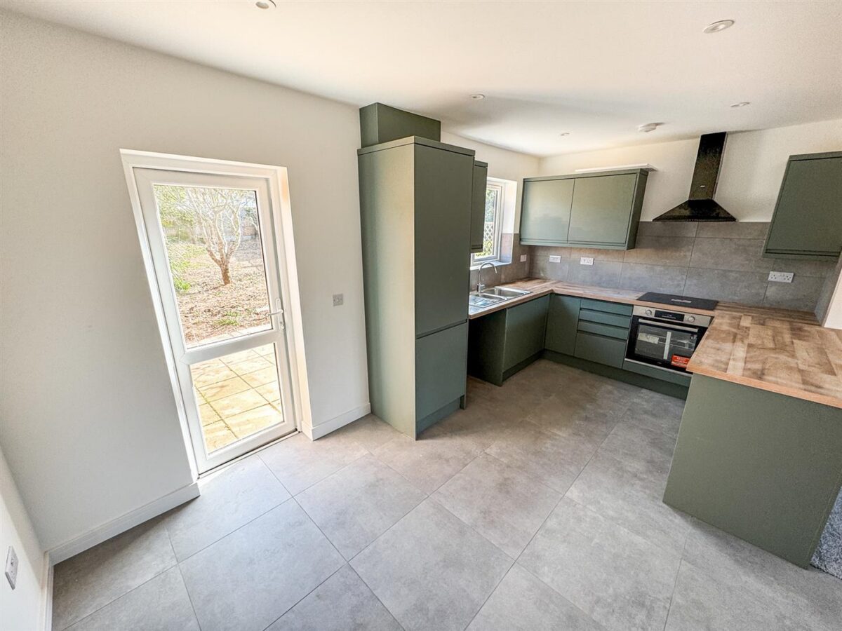 Franklin Fields, Corby