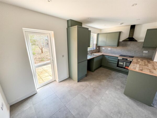 Franklin Fields, Corby