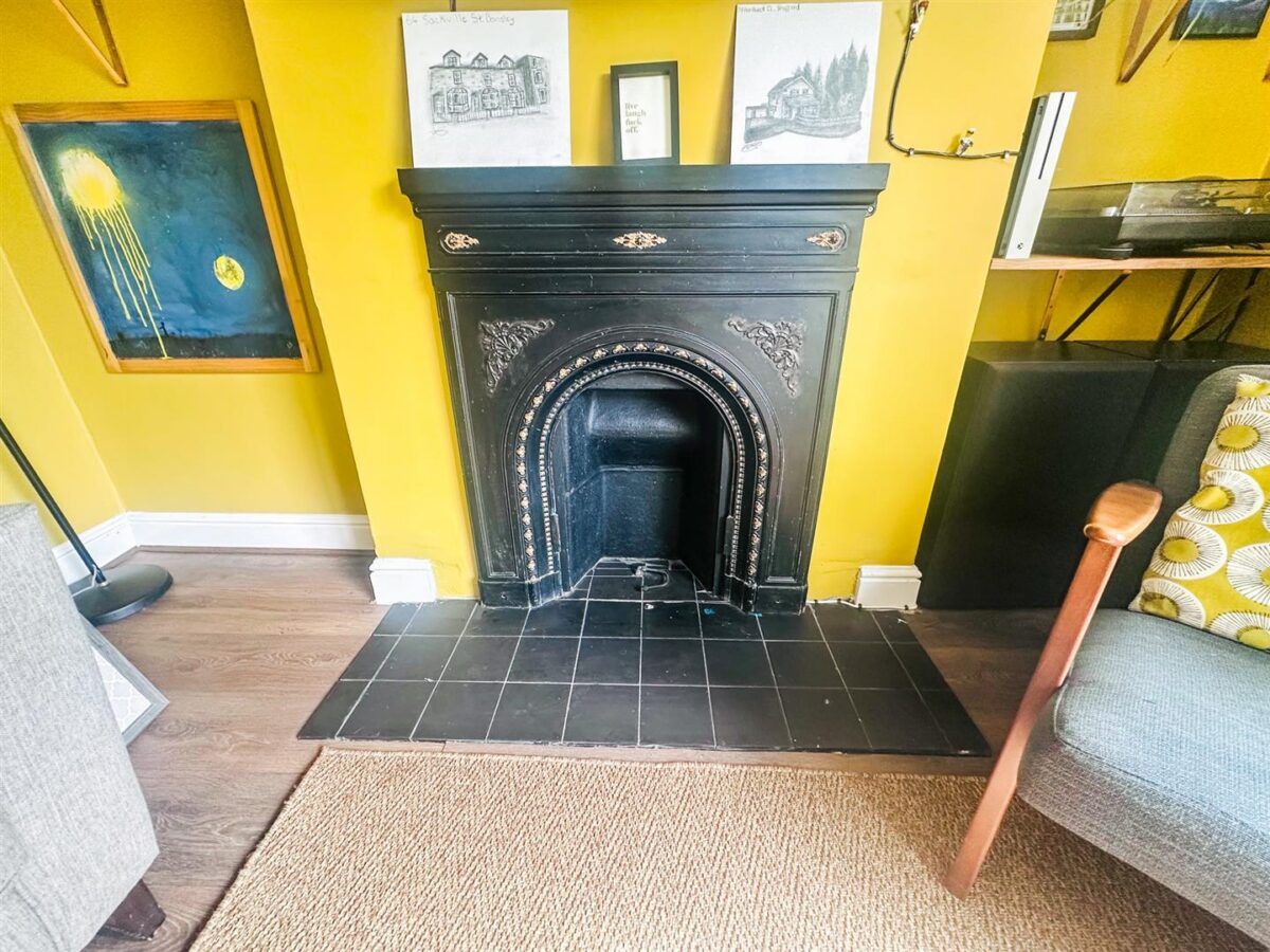 Highfield Grove, Corby