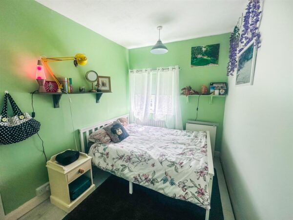 Highfield Grove, Corby