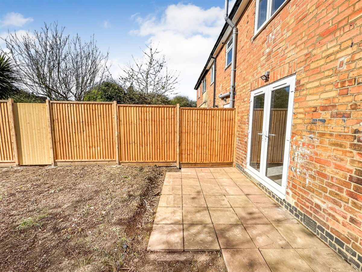 Franklin Fields, Corby