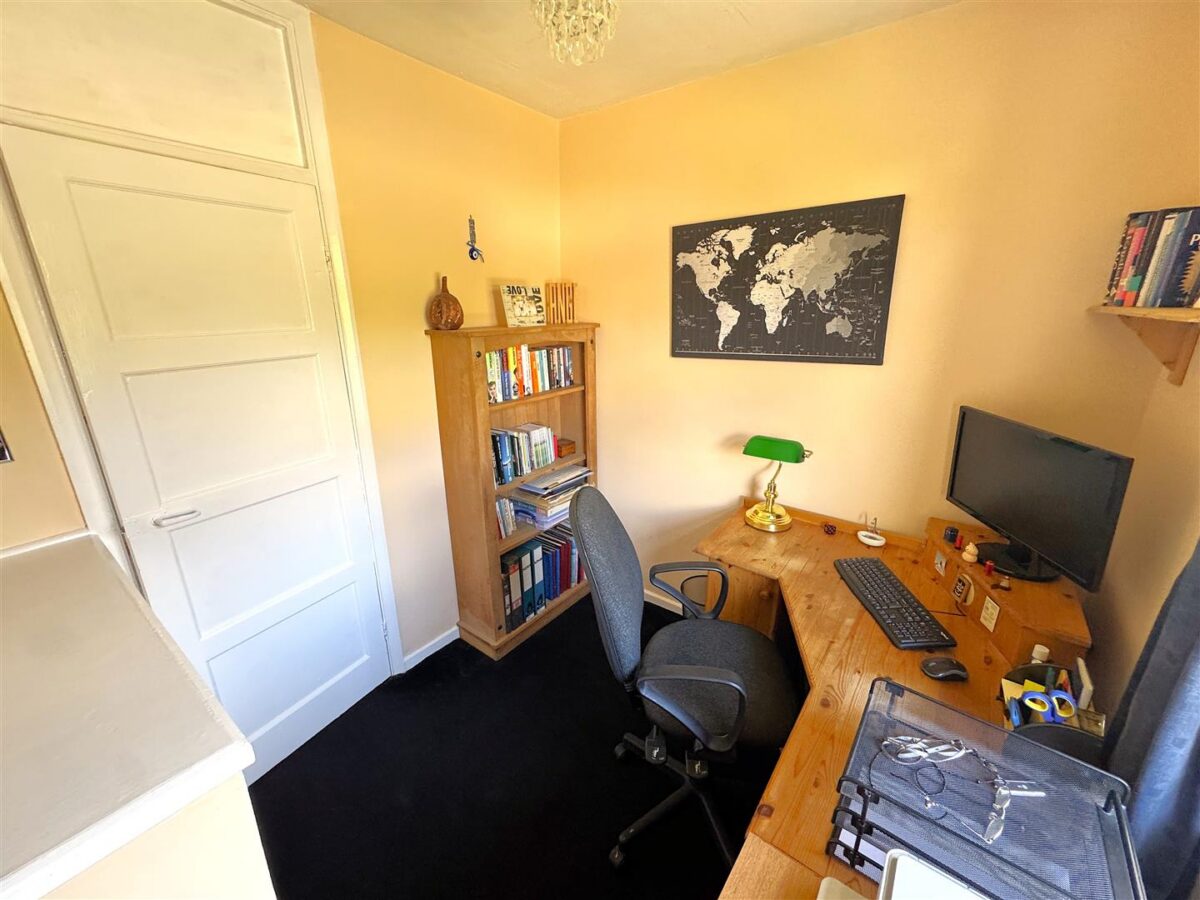 Studfall Avenue, Corby